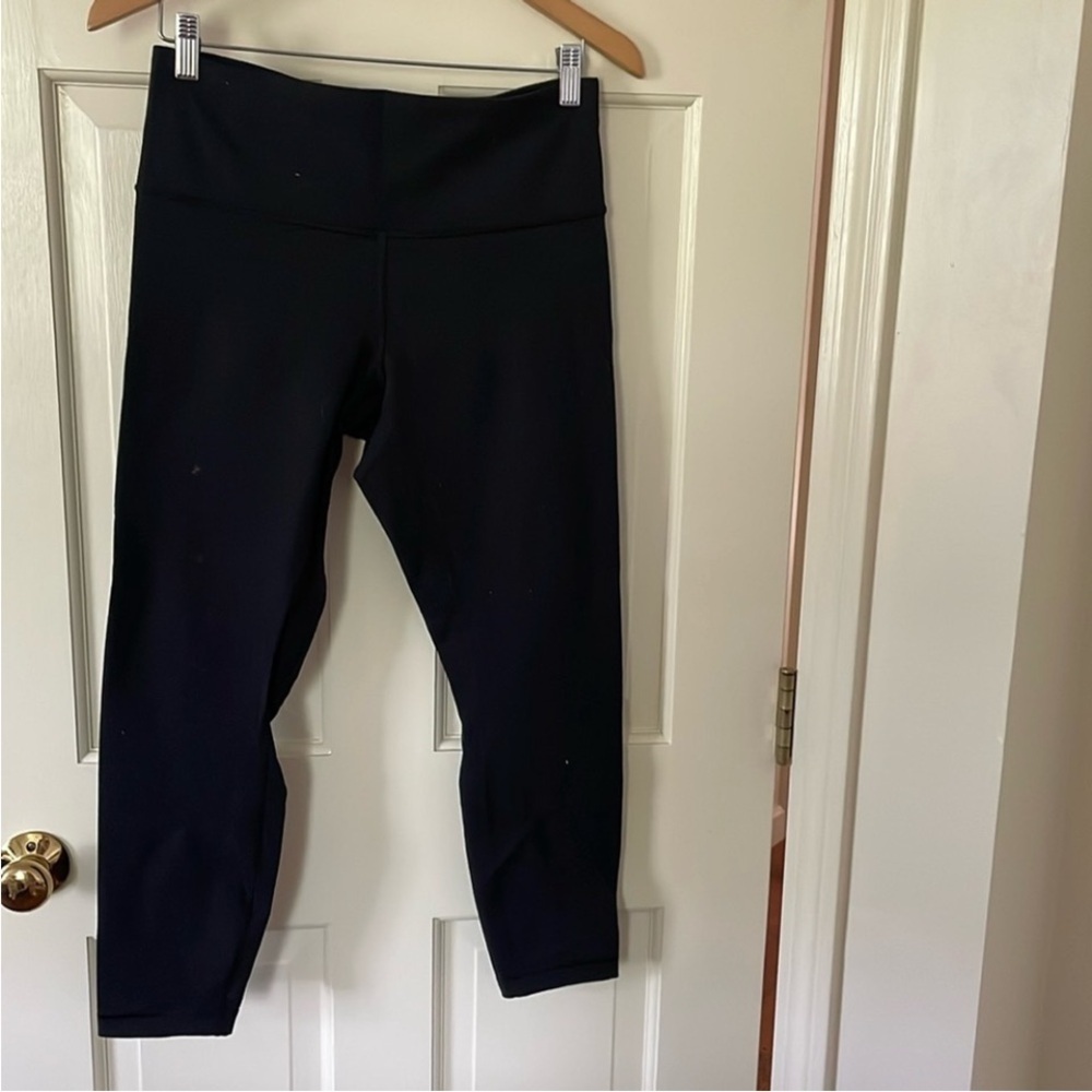 Lululemon Athletica Black Wunder Under Cropped Leggings - Picture 2 of 6